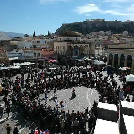 Lägenhet MÔSS - Monastiraki Square Suite Aten